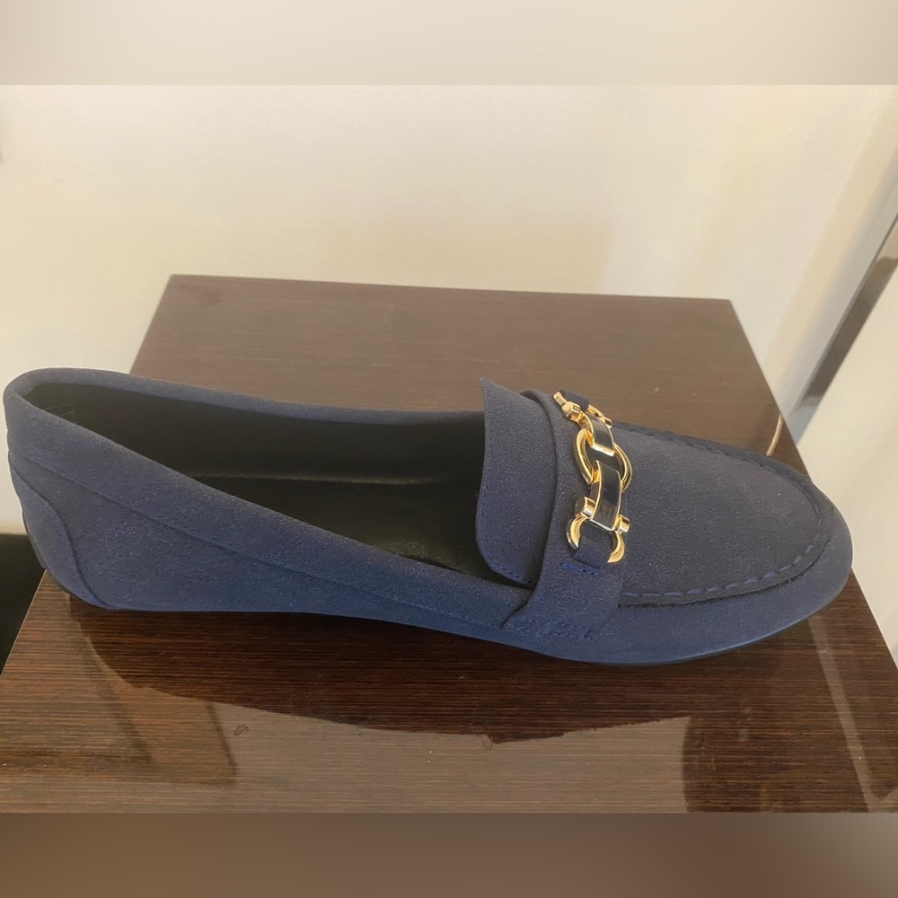 BRAND NEW NEVER WORN! blue faux suede loafers - size 10/40